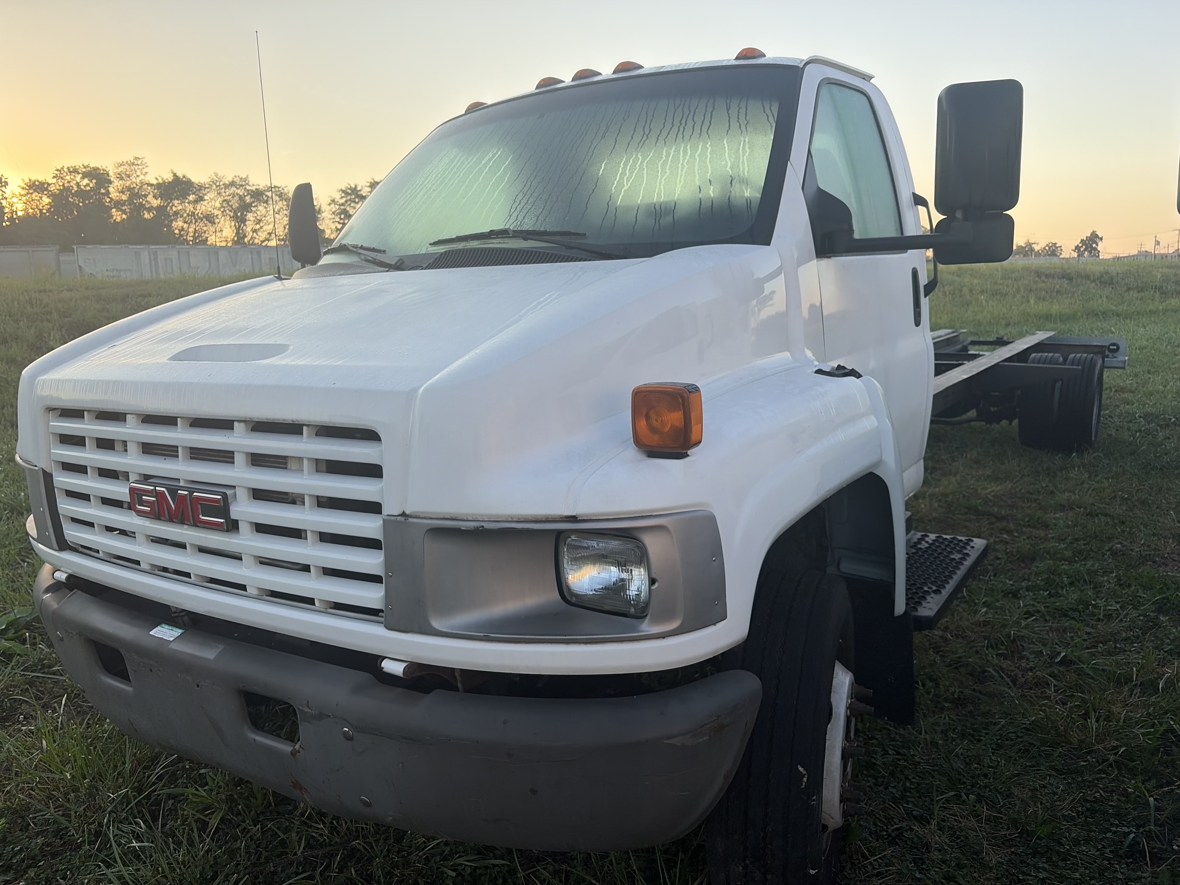 Used 2008 26 ' Cab and Chassis for sale