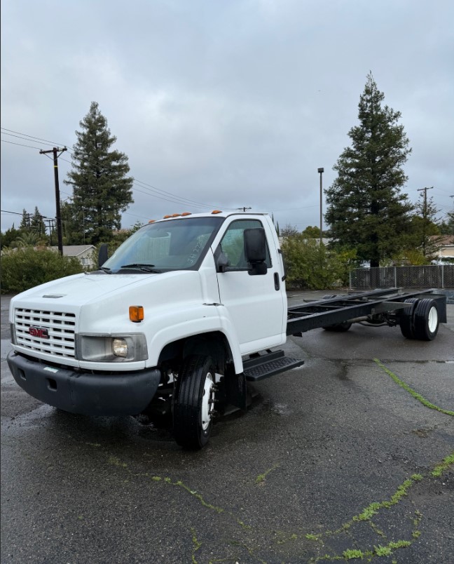 Used 2008 26 ' Cab and Chassis for sale
