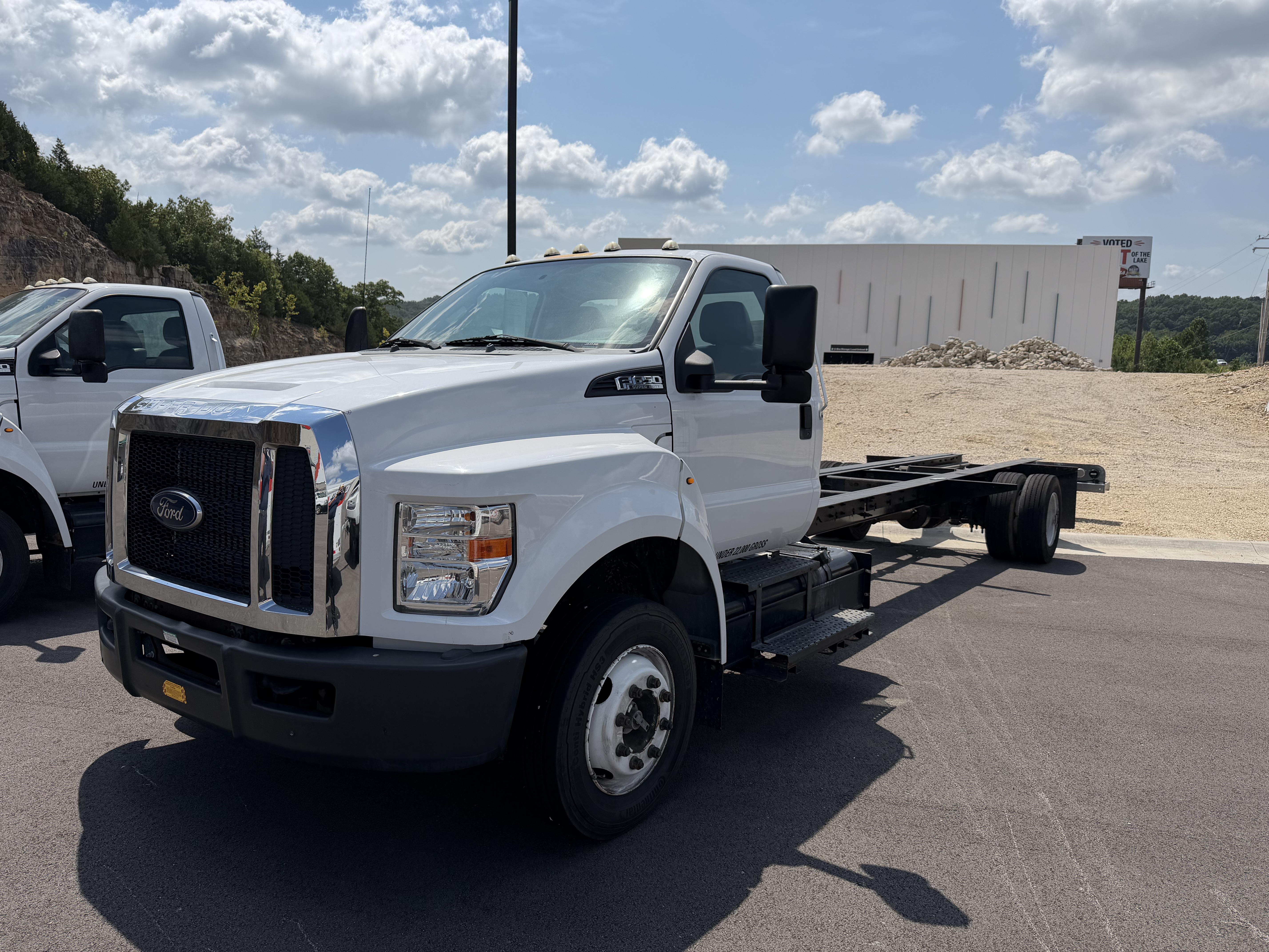 Used 2016 26 ' Cab and Chassis for sale