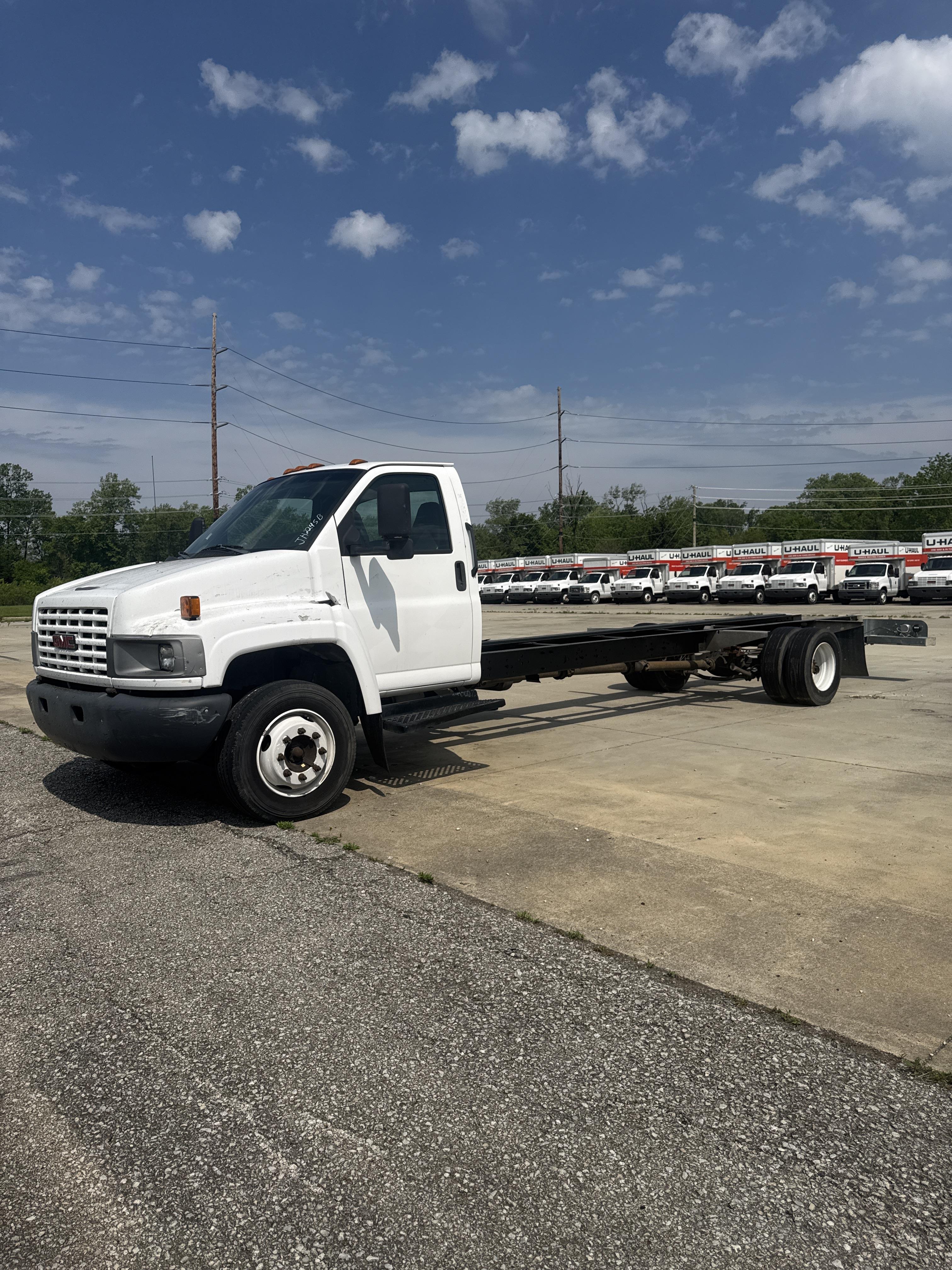 Used 2008 26 ' Cab and Chassis for sale