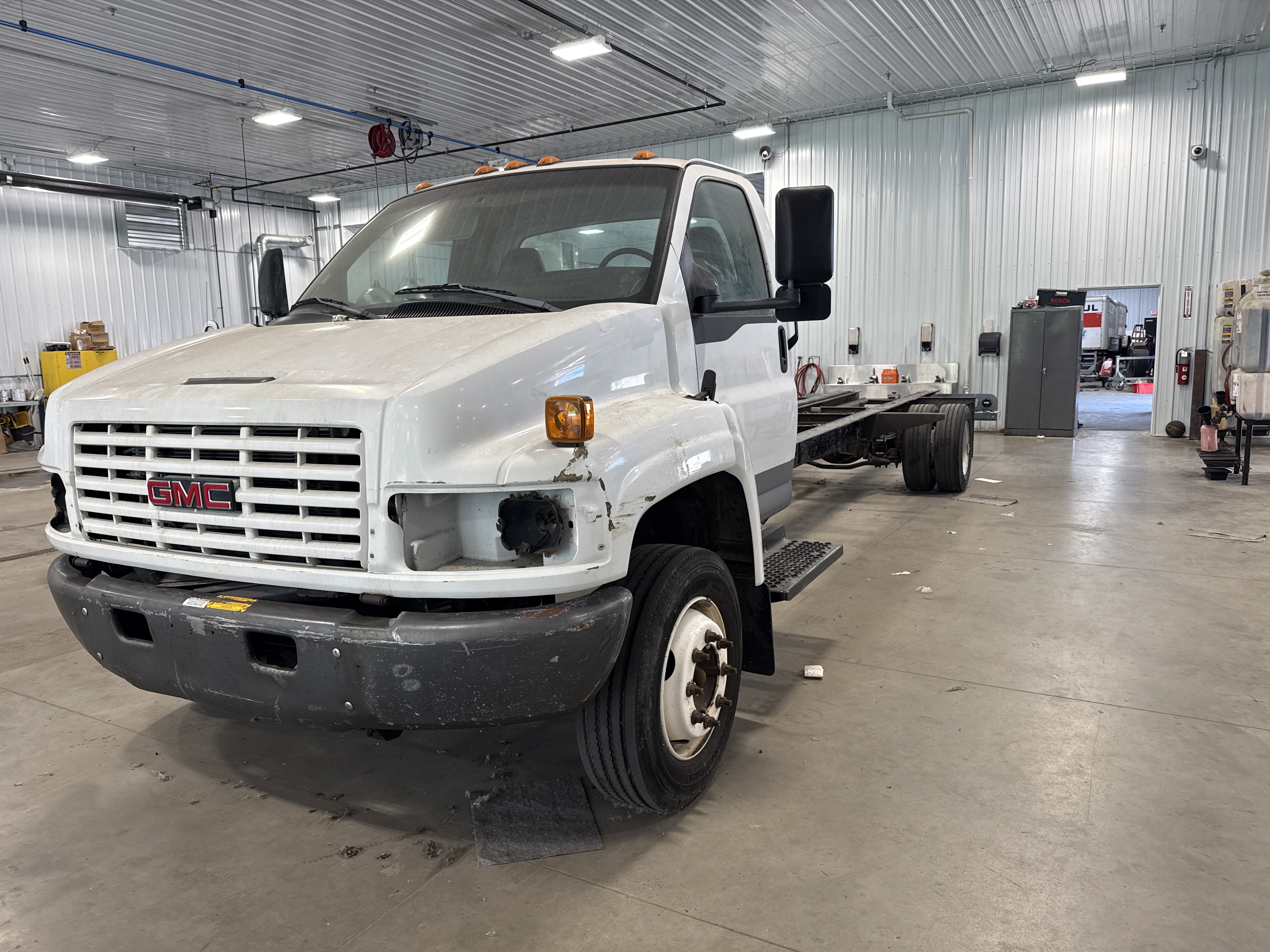 Used 2006 26 ' Cab and Chassis for sale
