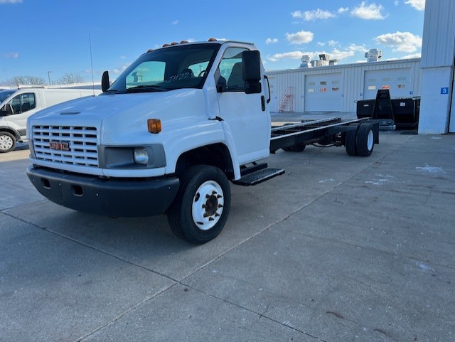 Used 2006 26 ' Cab and Chassis for sale