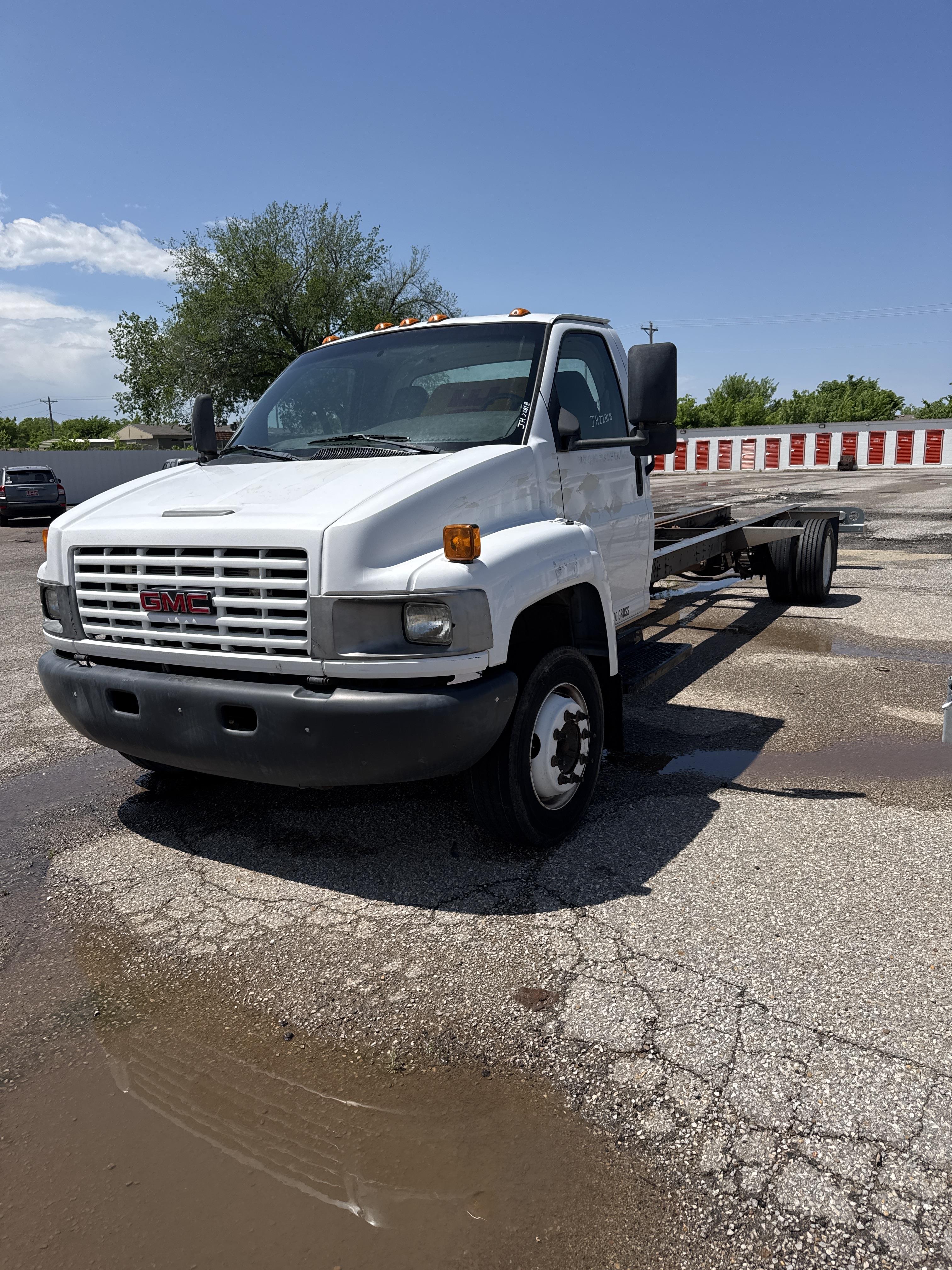 Used 2008 26 ' Cab and Chassis for sale