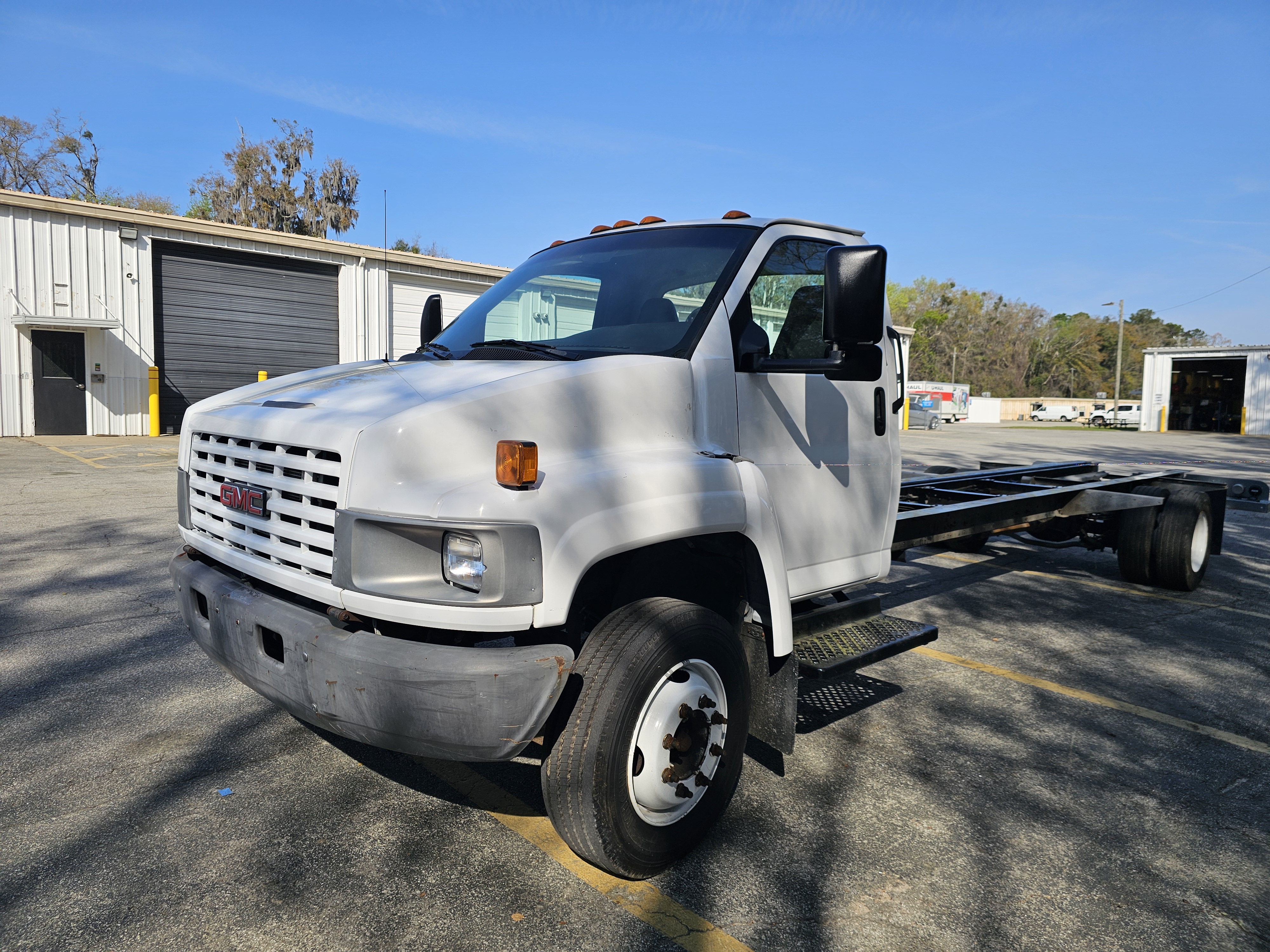 Used 2007 26 ' Cab and Chassis for sale