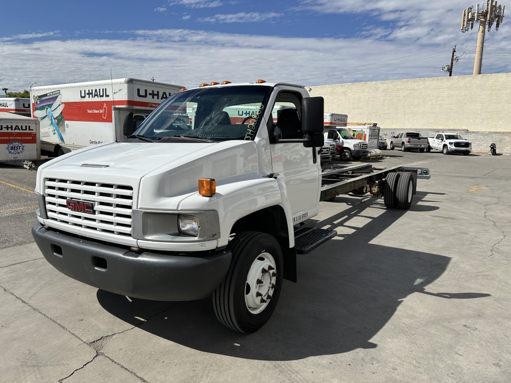 Used 2008 26 ' Cab and Chassis for sale