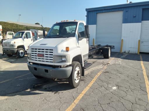 Used 2008 26 ' Cab and Chassis for sale
