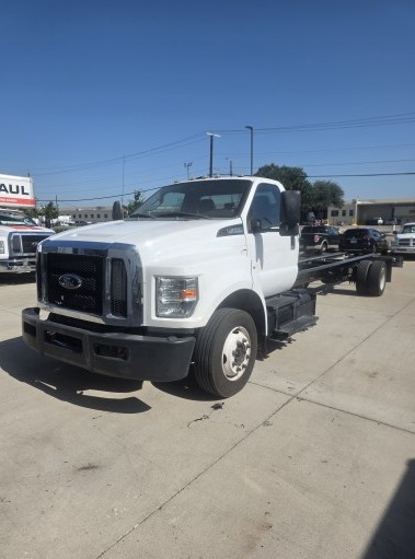 Used 2016 26 ' Cab and Chassis for sale