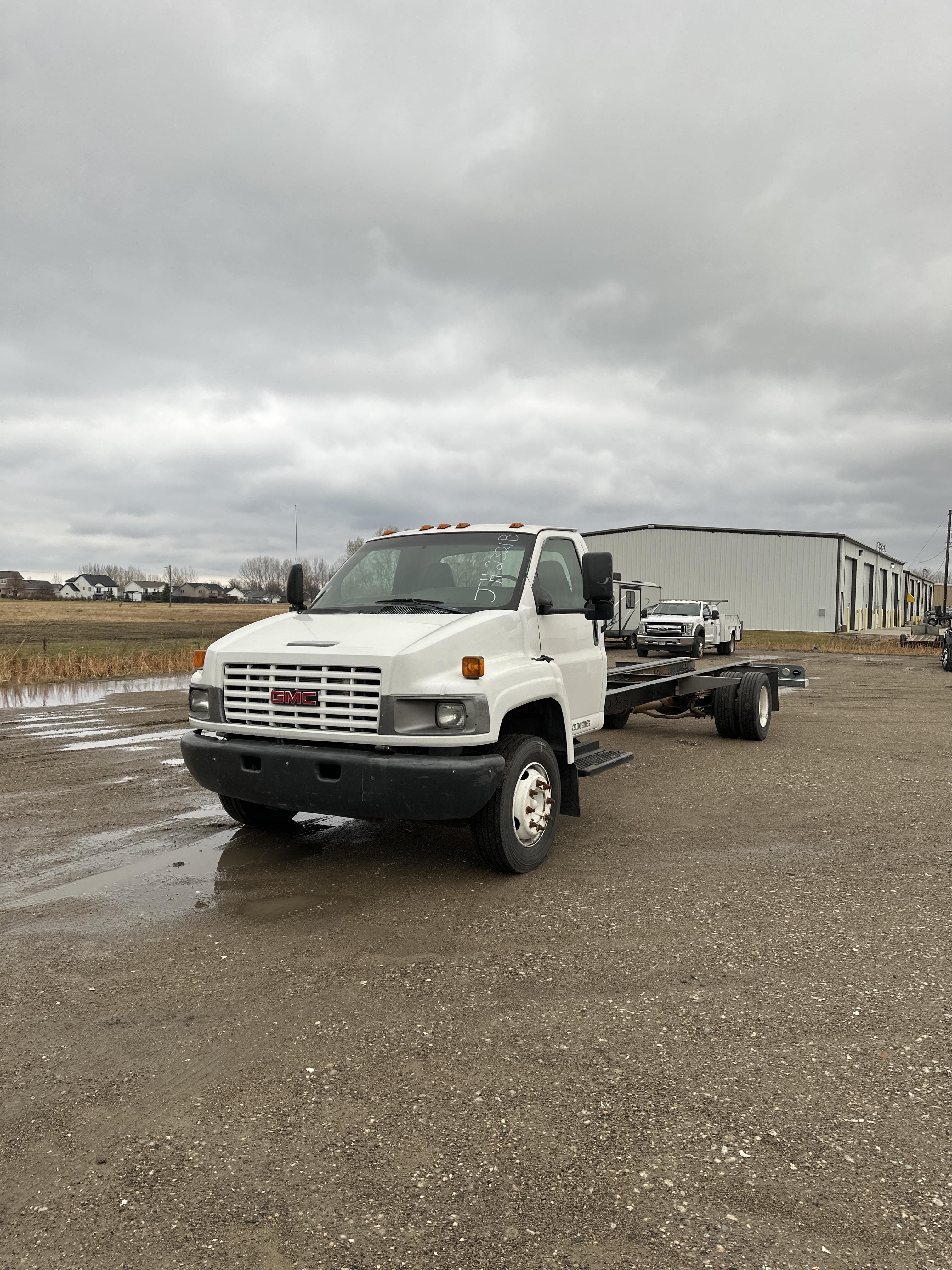 Used 2008 26 ' Cab and Chassis for sale