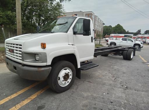 Used 2006 26 ' Cab and Chassis for sale