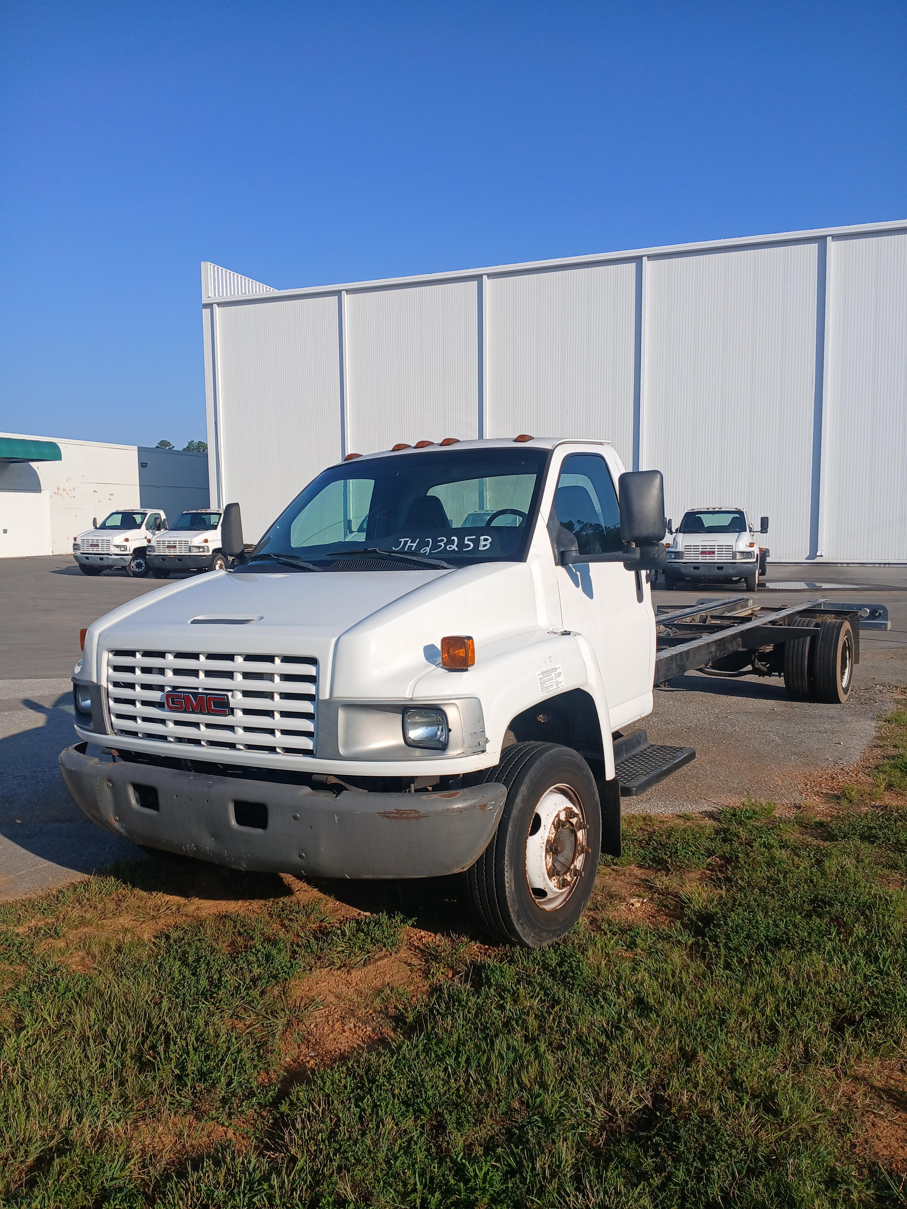 Used 2008 26 ' Cab and Chassis for sale