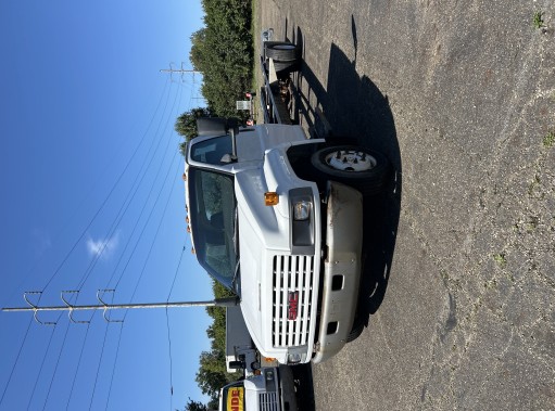 Used 2006 26 ' Cab and Chassis for sale