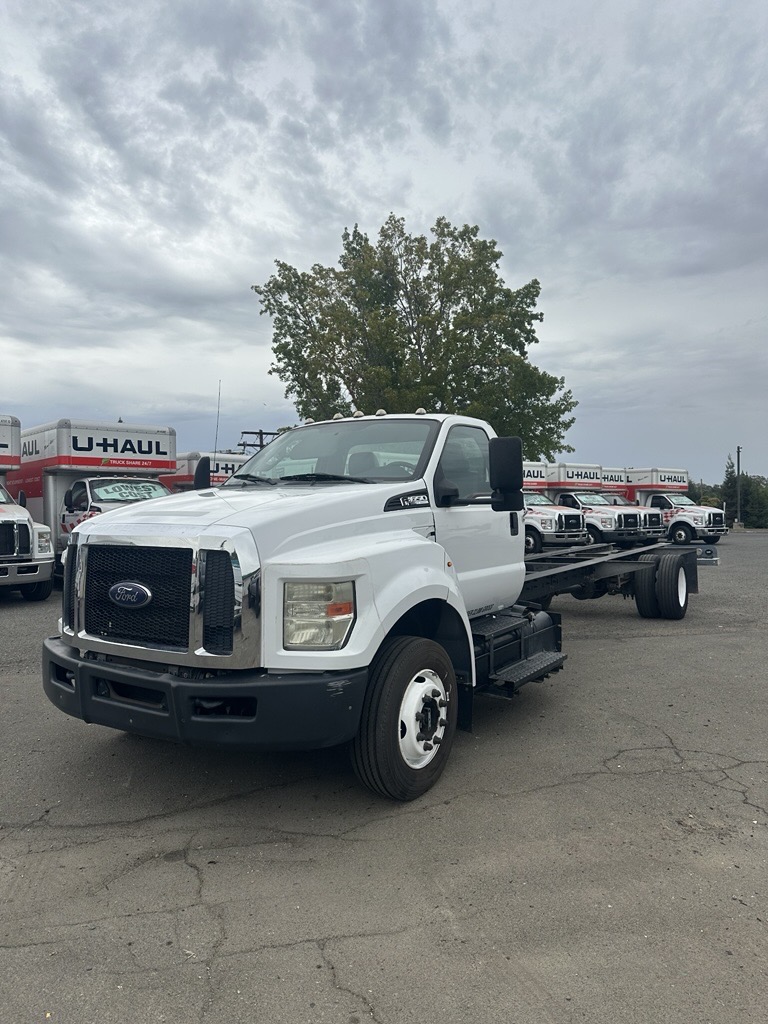 Used 2016 26 ' Cab and Chassis for sale