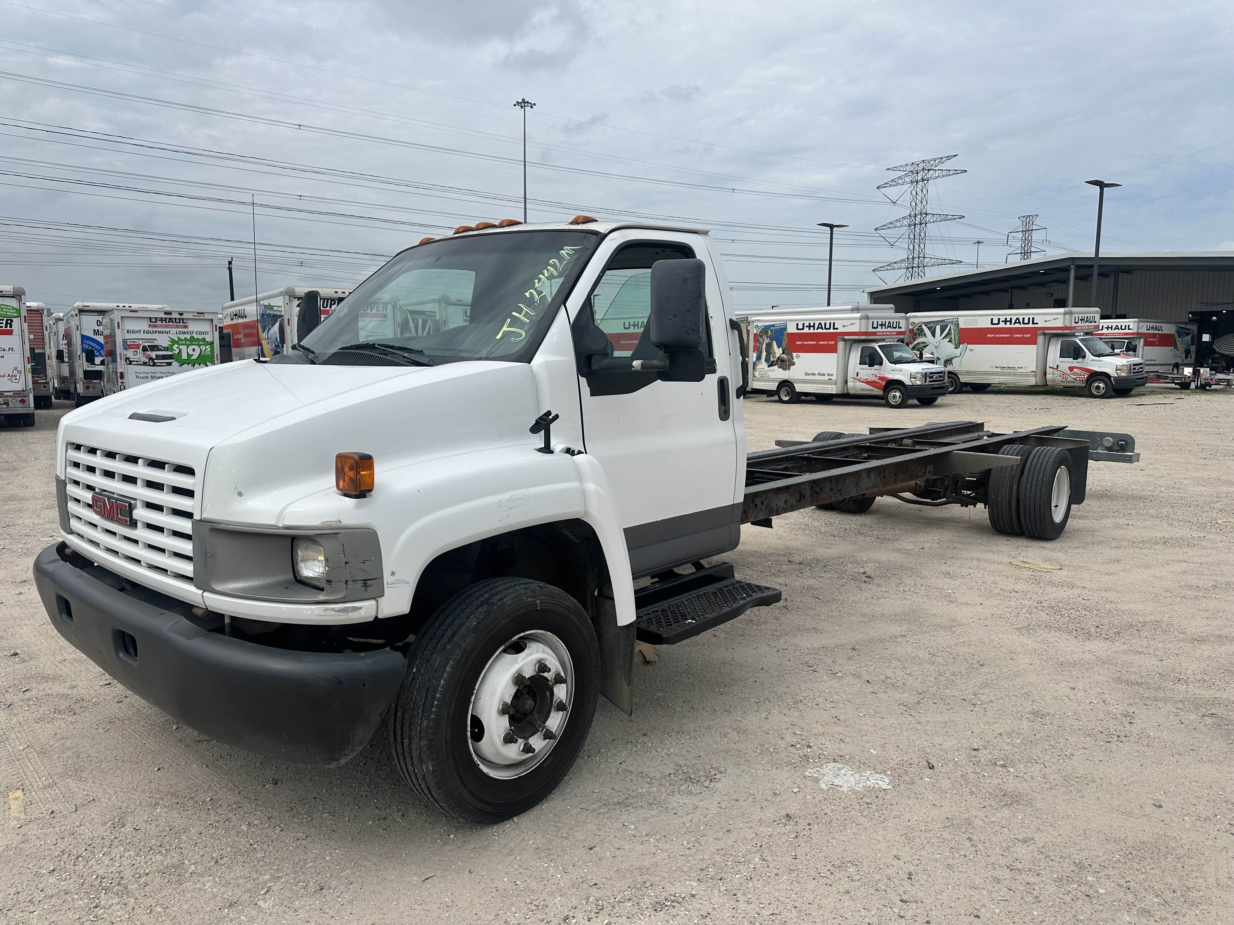 Used 2006 26 ' Cab and Chassis for sale