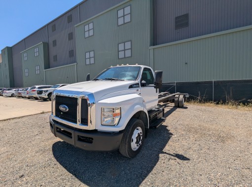 Used 2016 26 ' Cab and Chassis for sale