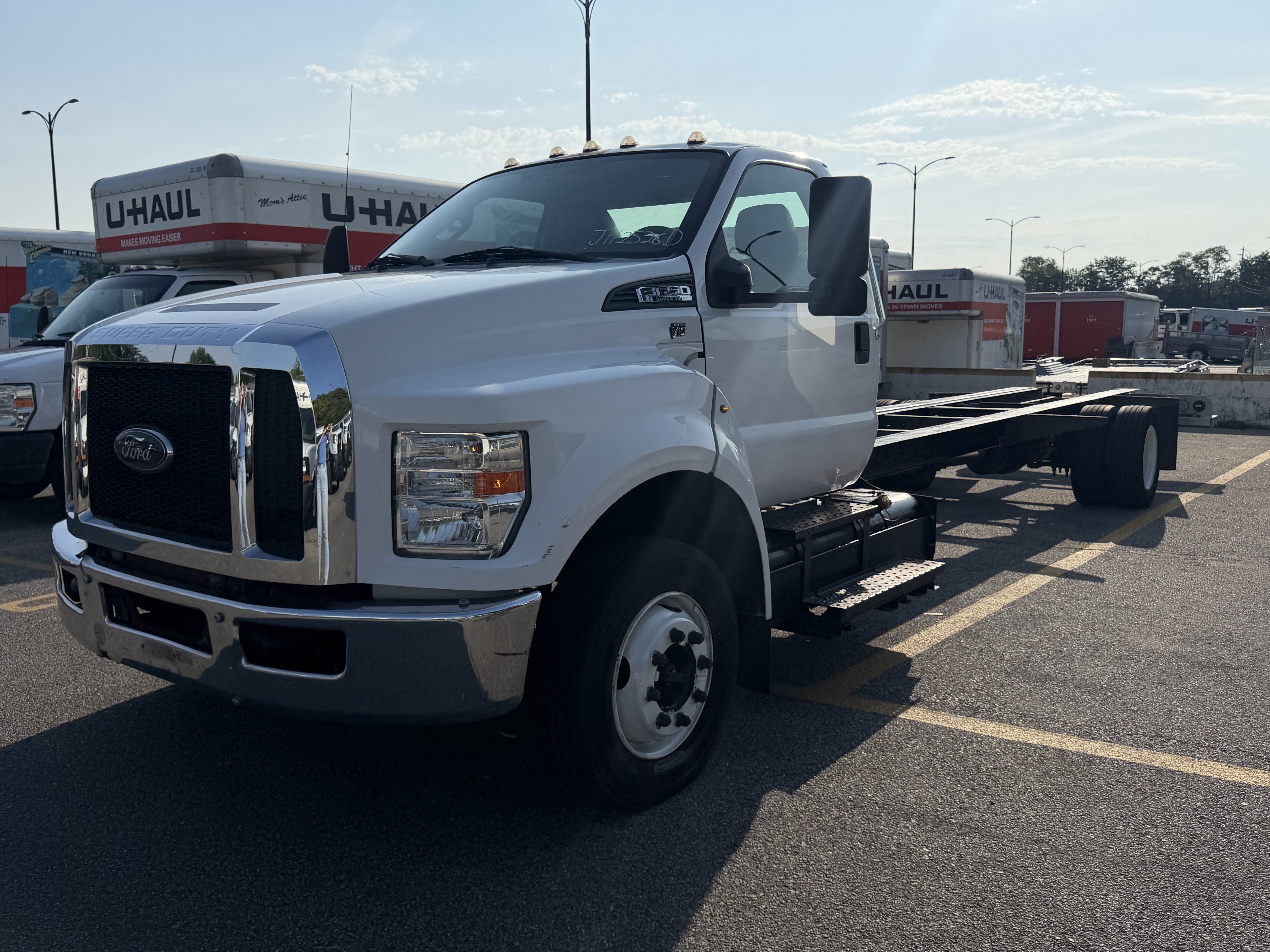 Used 2016 26 ' Cab and Chassis for sale