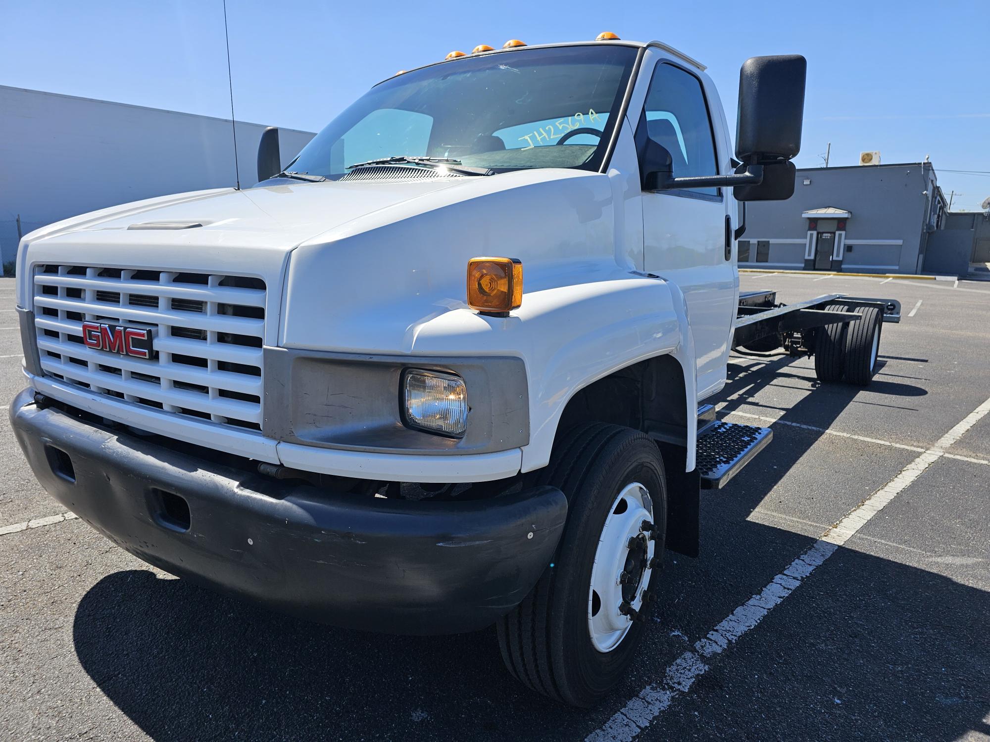 Used 2007 26 ' Cab and Chassis for sale