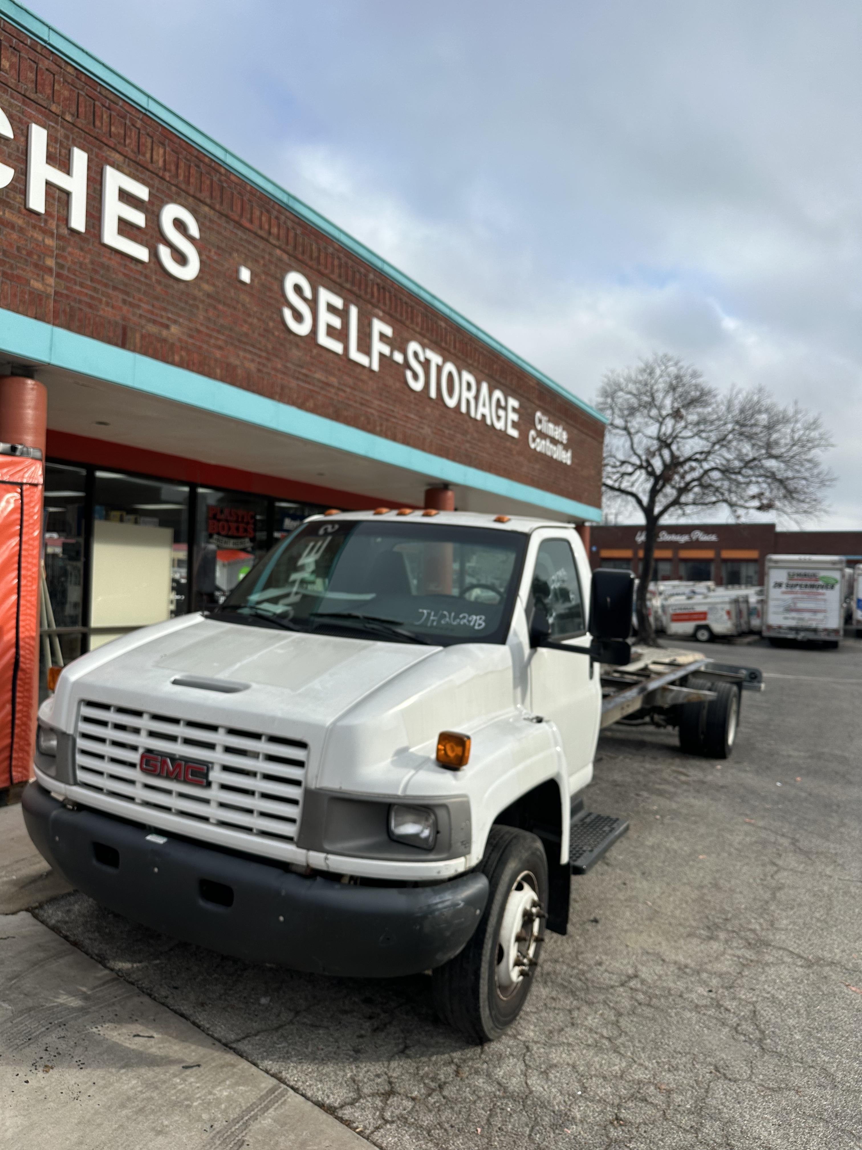 Used 2008 26 ' Cab and Chassis for sale