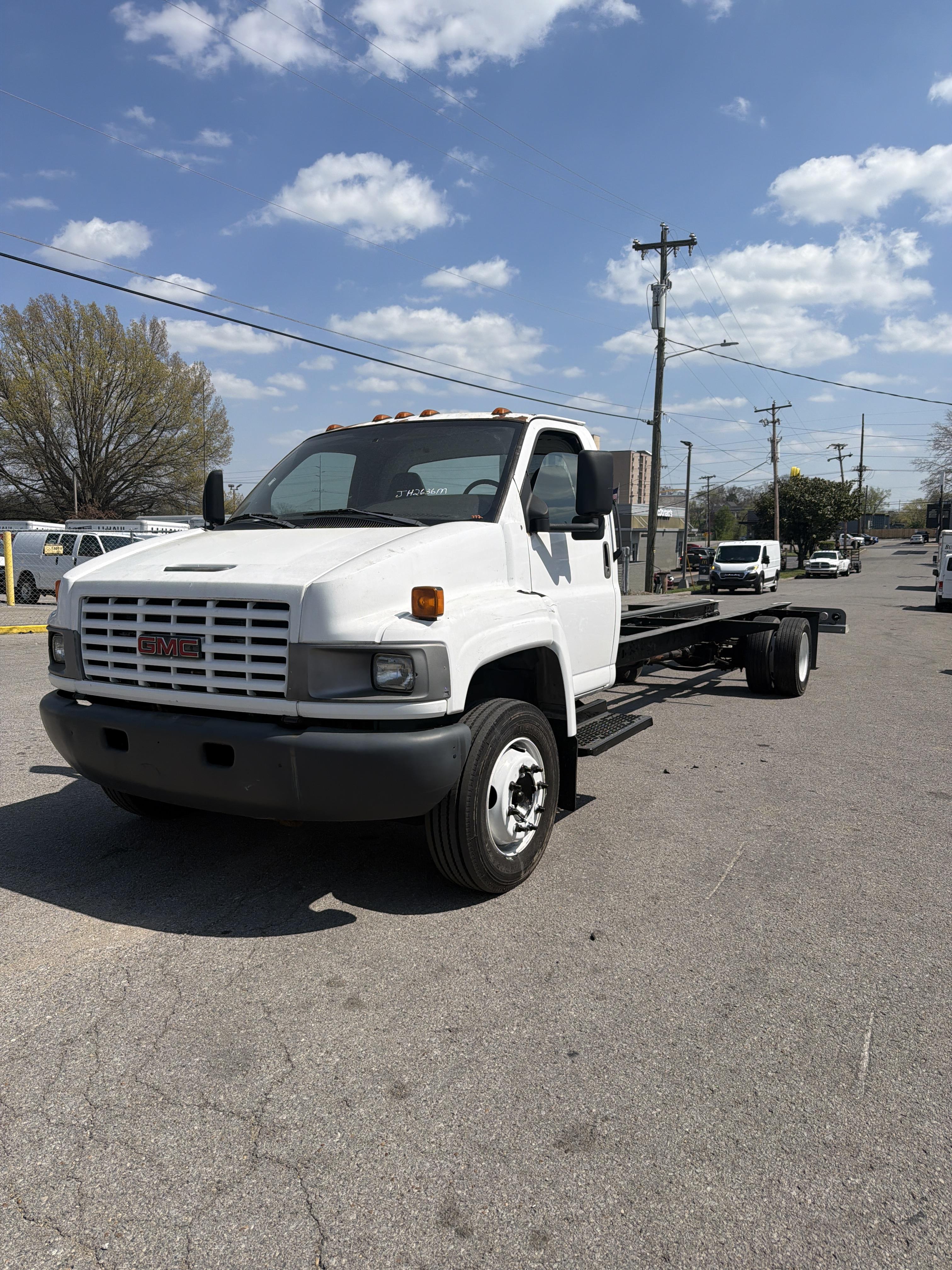 Used 2006 26 ' Cab and Chassis for sale