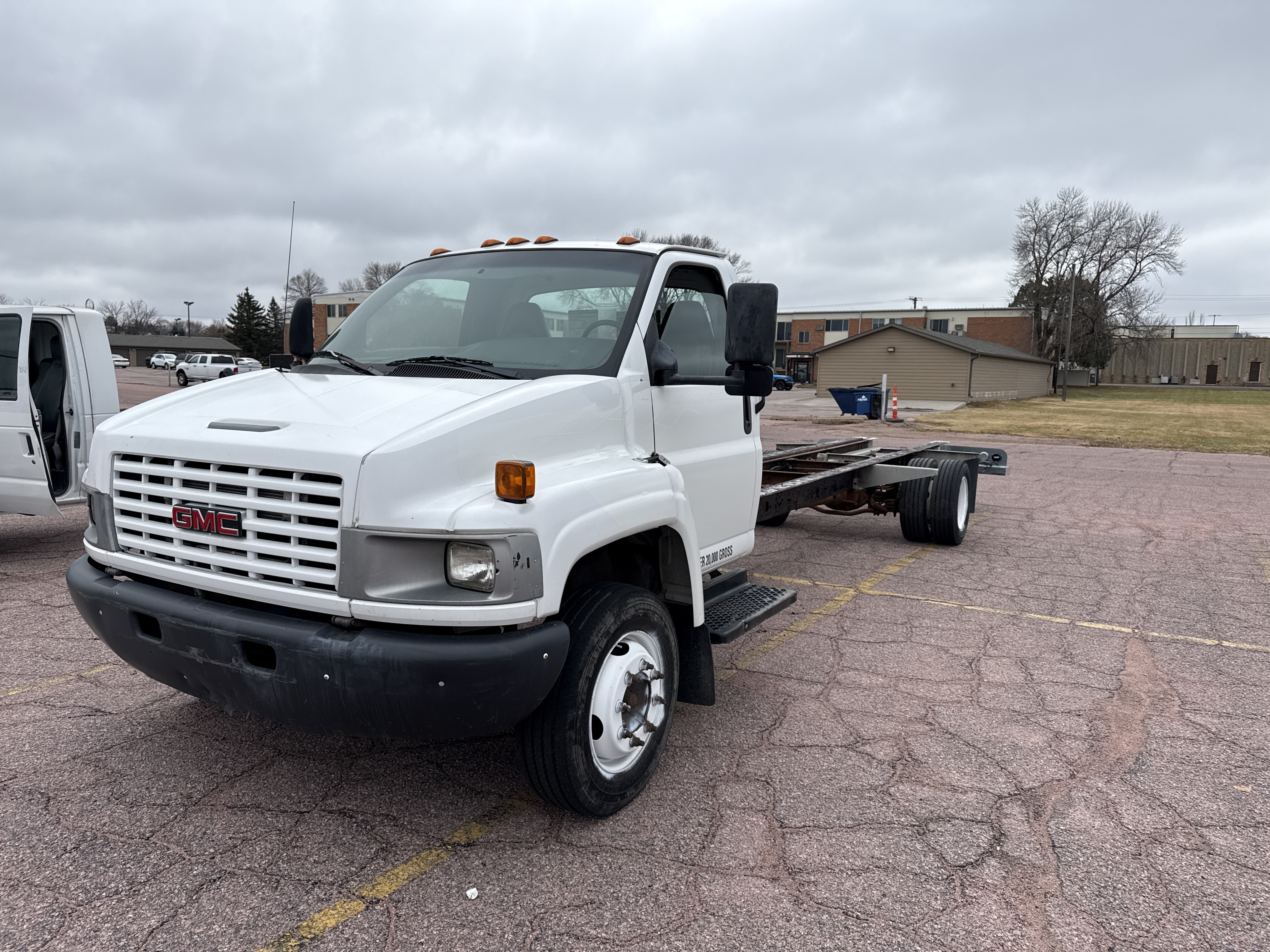 Used 2008 26 ' Cab and Chassis for sale