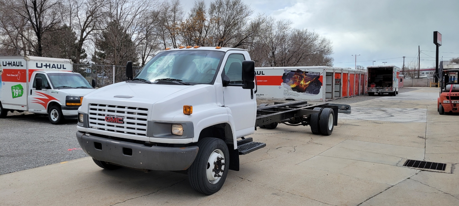 Used 2008 26 ' Cab and Chassis for sale