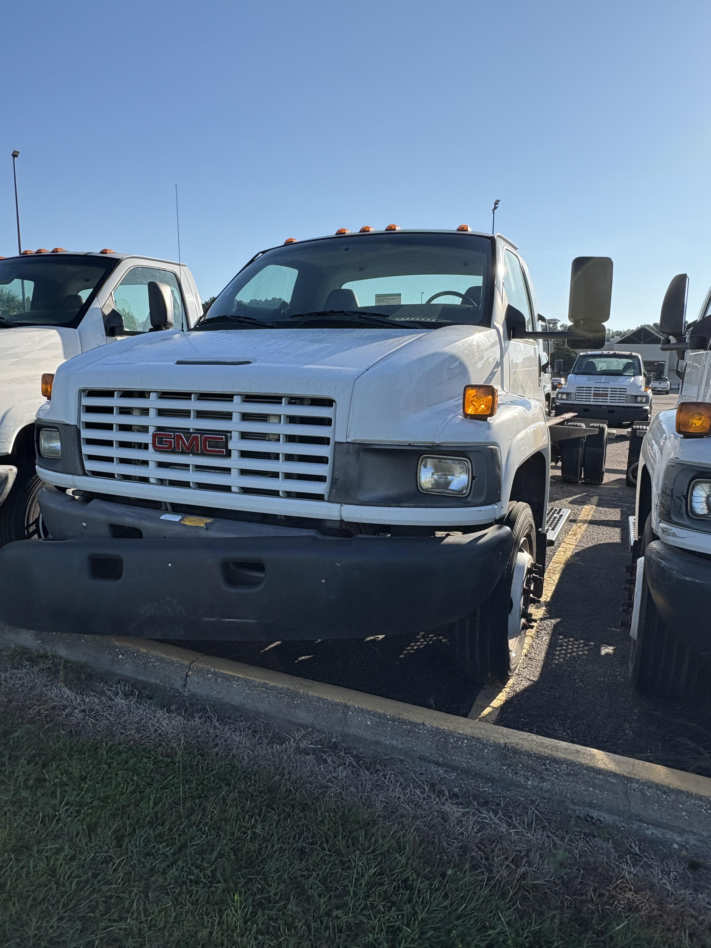 Used 2008 26 ' Cab and Chassis for sale