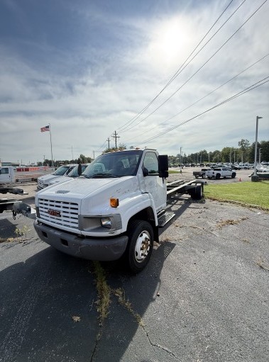 Used 2006 26 ' Cab and Chassis for sale