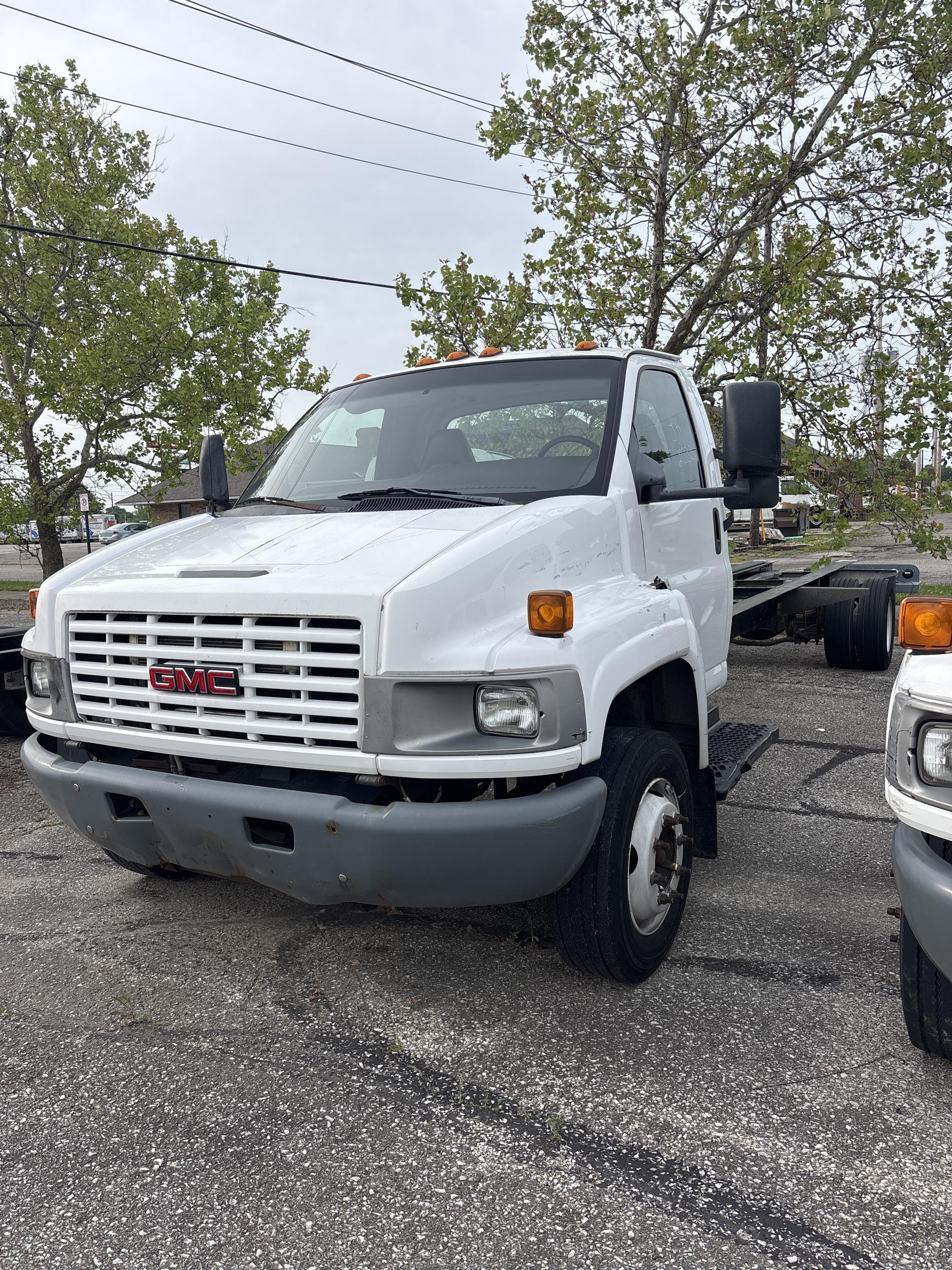 Used 2008 26 ' Cab and Chassis for sale