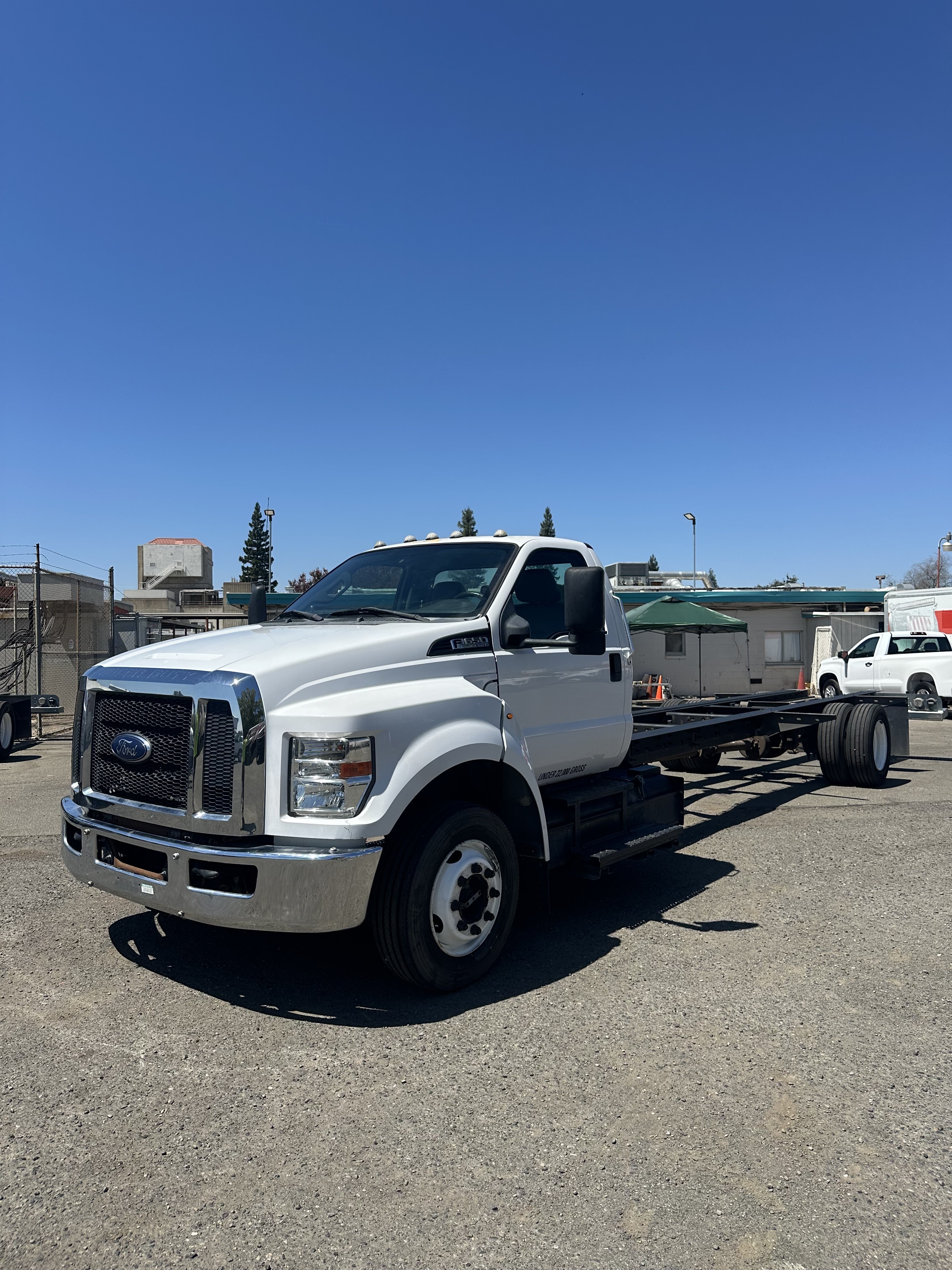 Used 2016 26 ' Cab and Chassis for sale