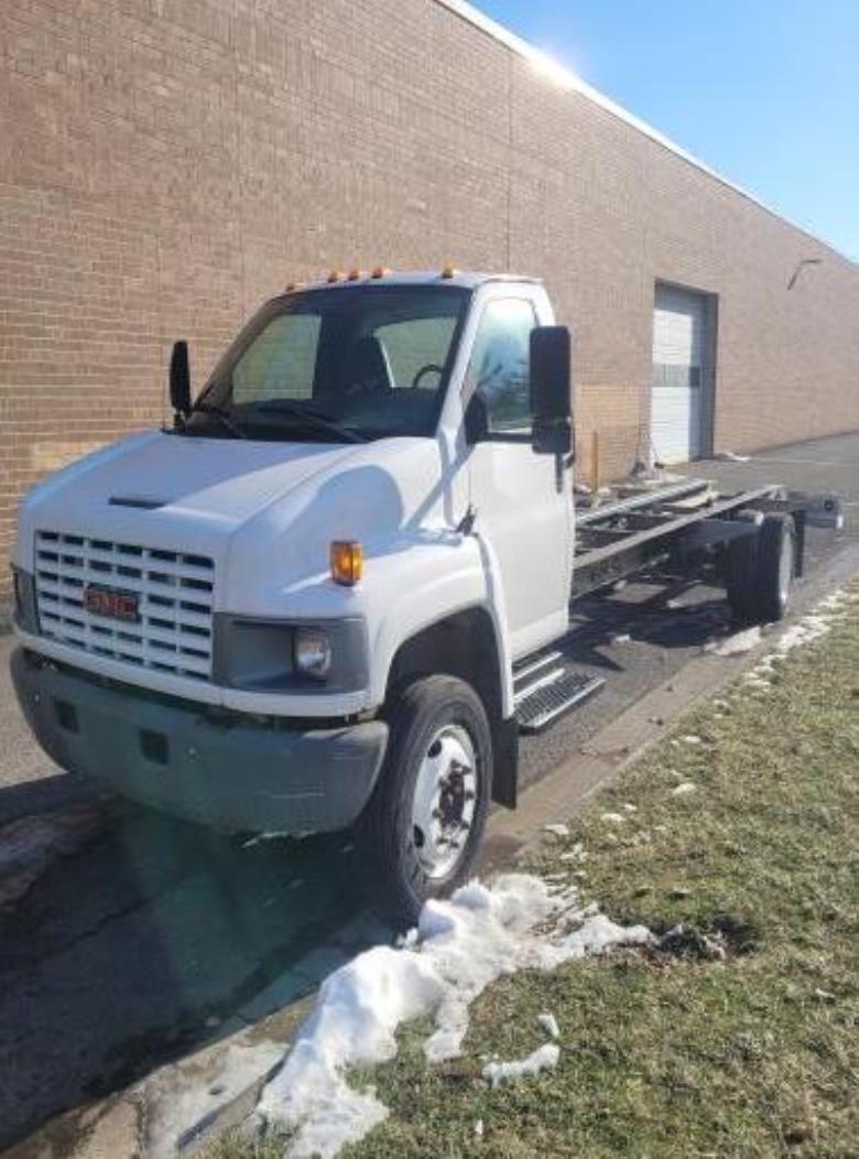 Used 2007 26 ' Cab and Chassis for sale