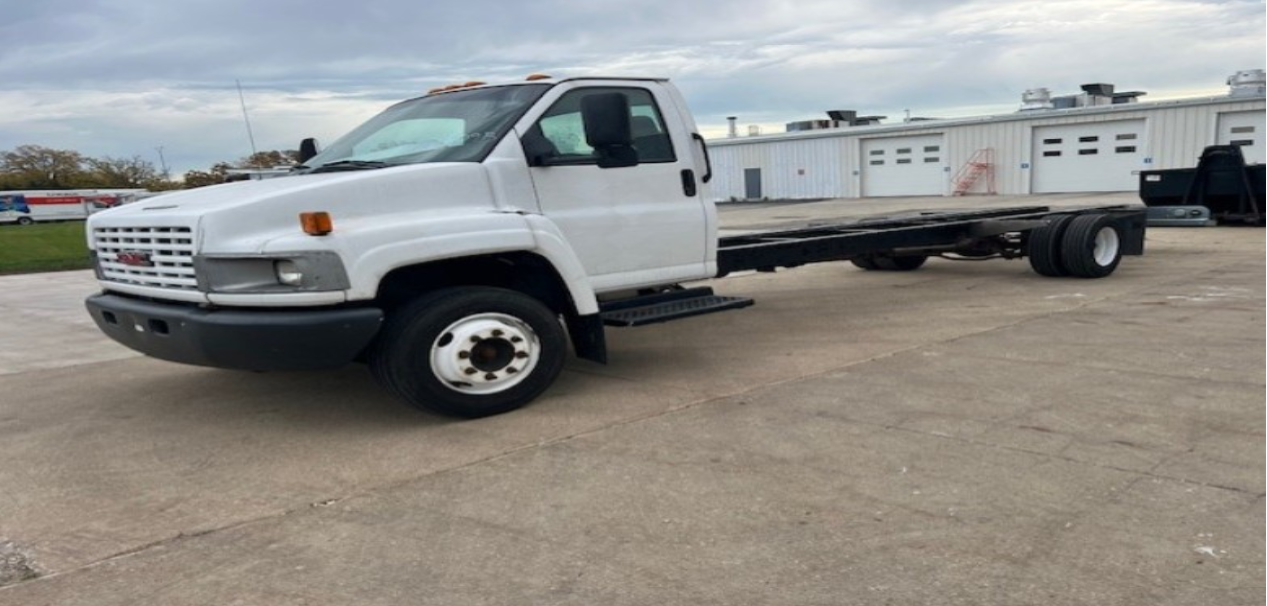 Used 2008 26 ' Cab and Chassis for sale