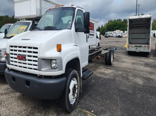 Used 2006 26 ' Cab and Chassis for sale