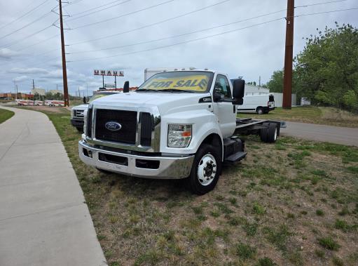 Used 2016 26 ' Cab and Chassis for sale