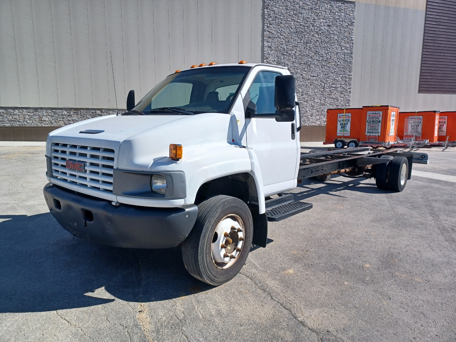 Used 2005 26 ' Cab and Chassis for sale