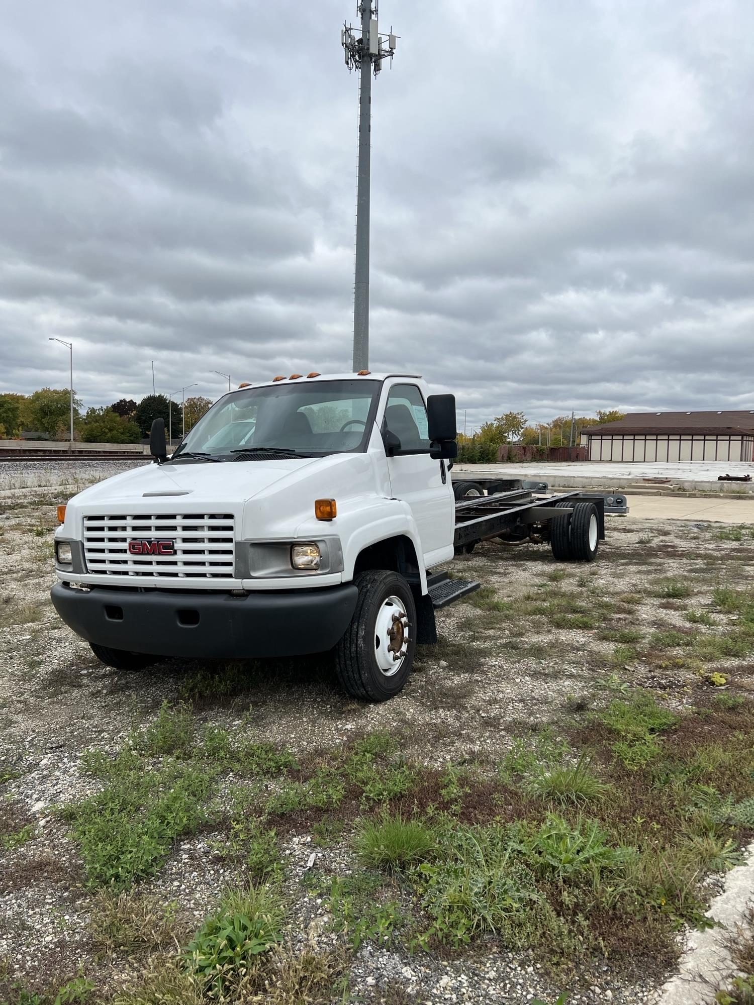 Used 2007 26 ' Cab and Chassis for sale