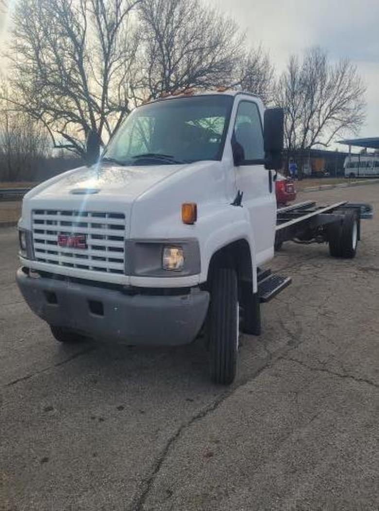 Used 2006 26 ' Cab and Chassis for sale