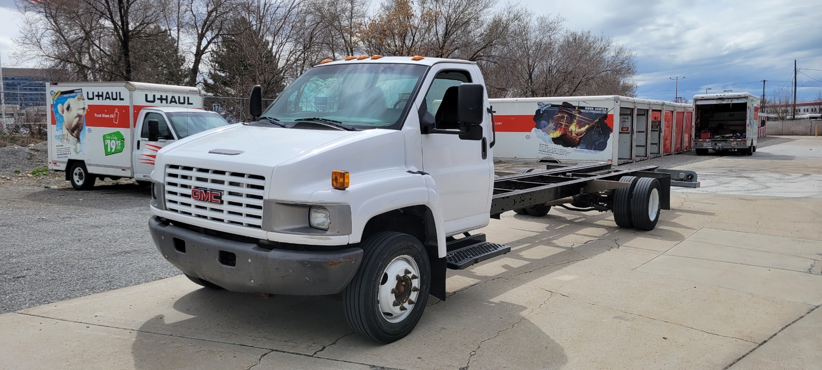 Used 2006 26 ' Cab and Chassis for sale