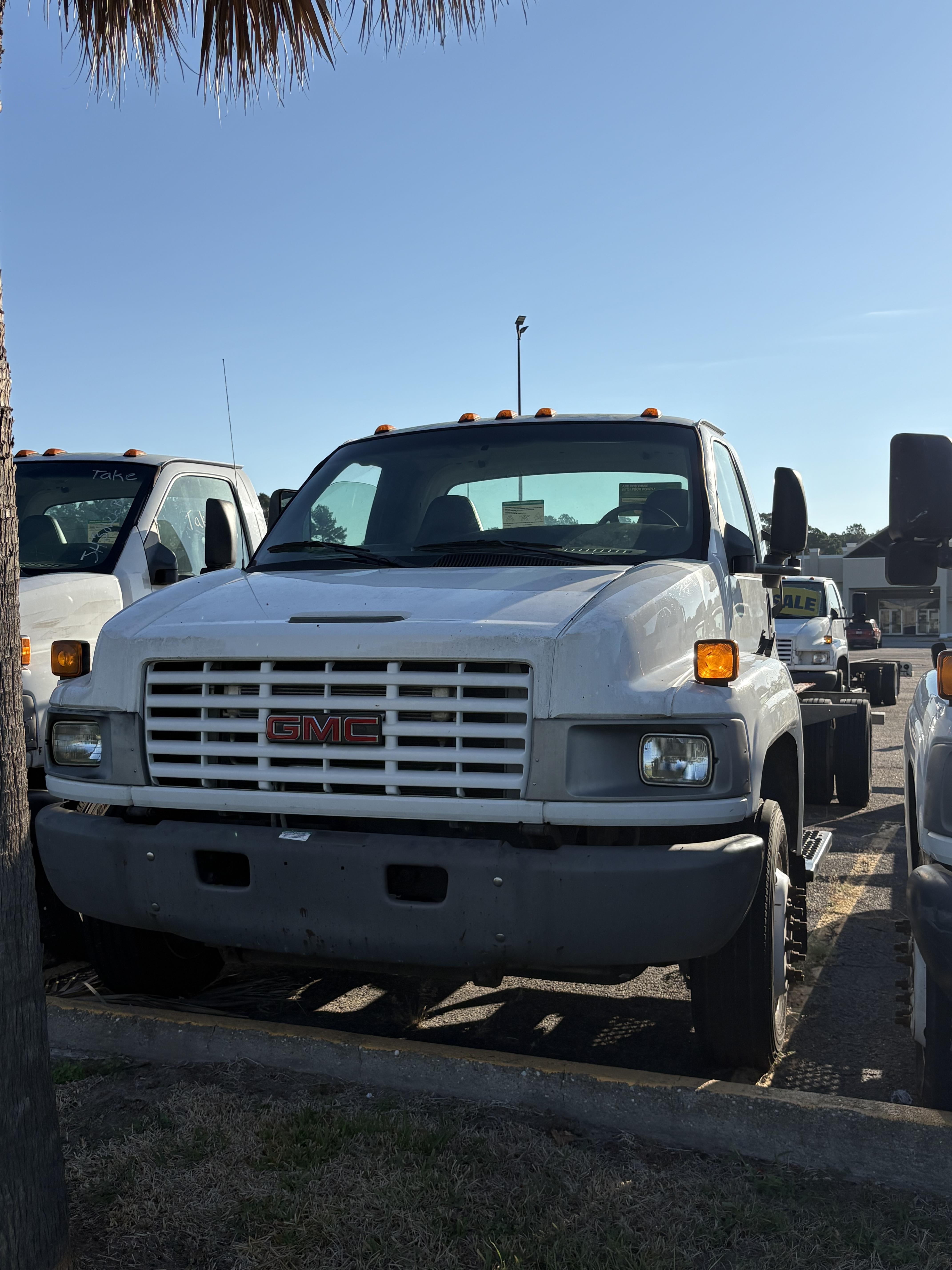 Used 2008 26 ' Cab and Chassis for sale