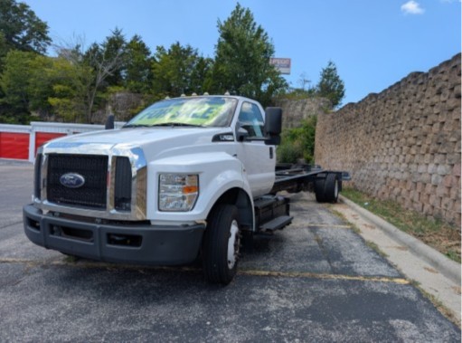 Used 2016 26 ' Cab and Chassis for sale