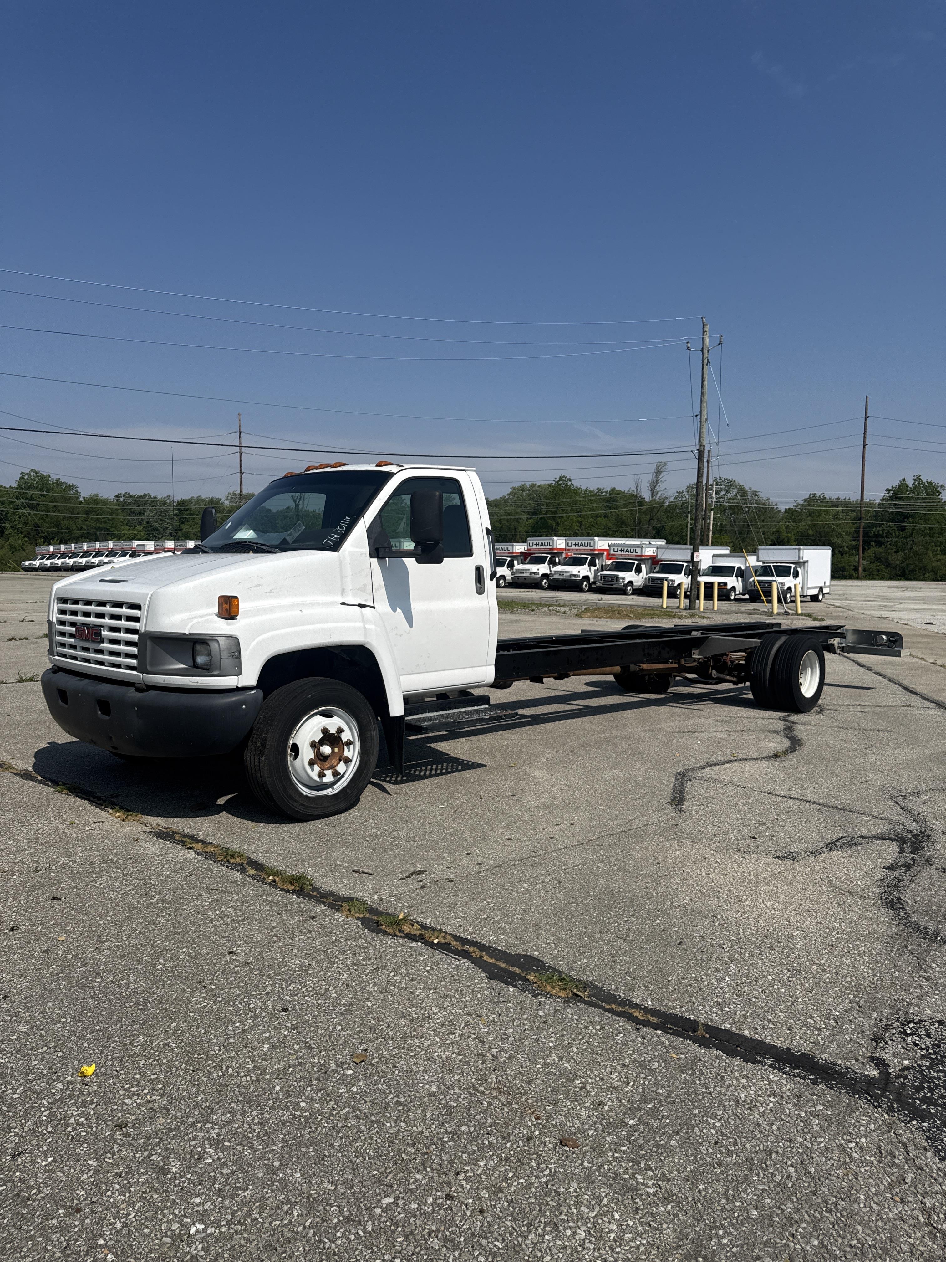 Used 2006 26 ' Cab and Chassis for sale