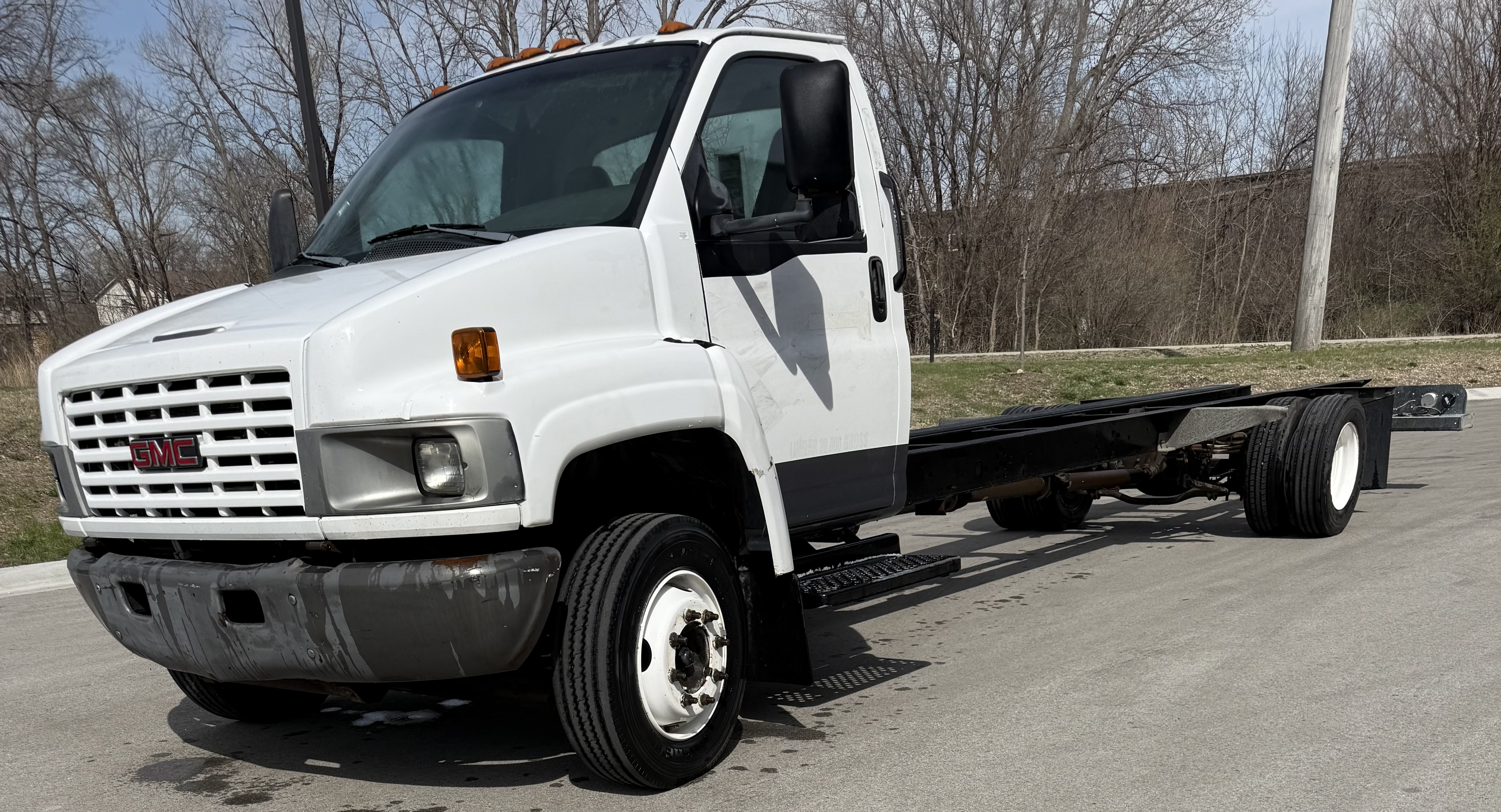 Used 2006 26 ' Cab and Chassis for sale