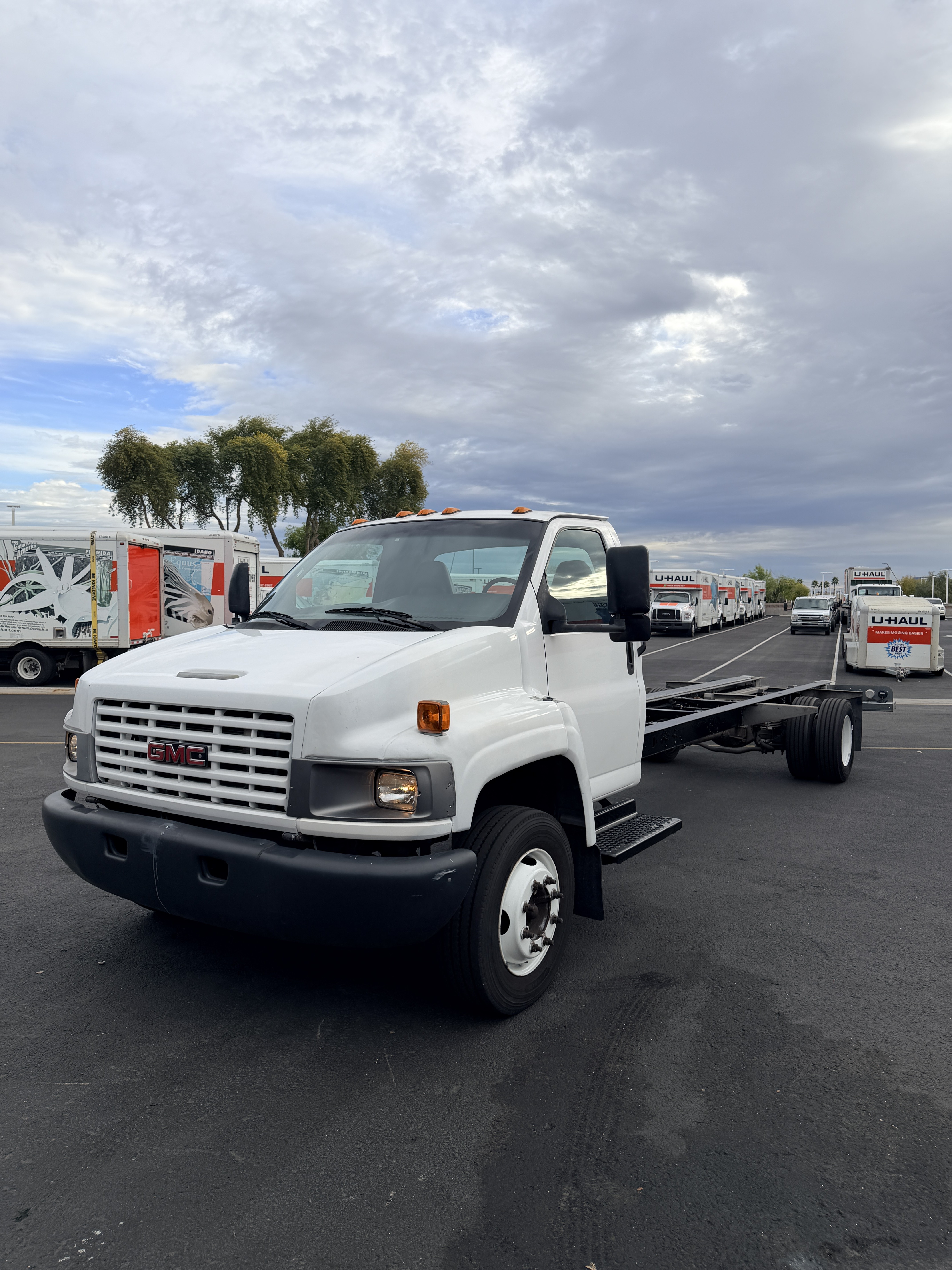 Used 2007 26 ' Cab and Chassis for sale