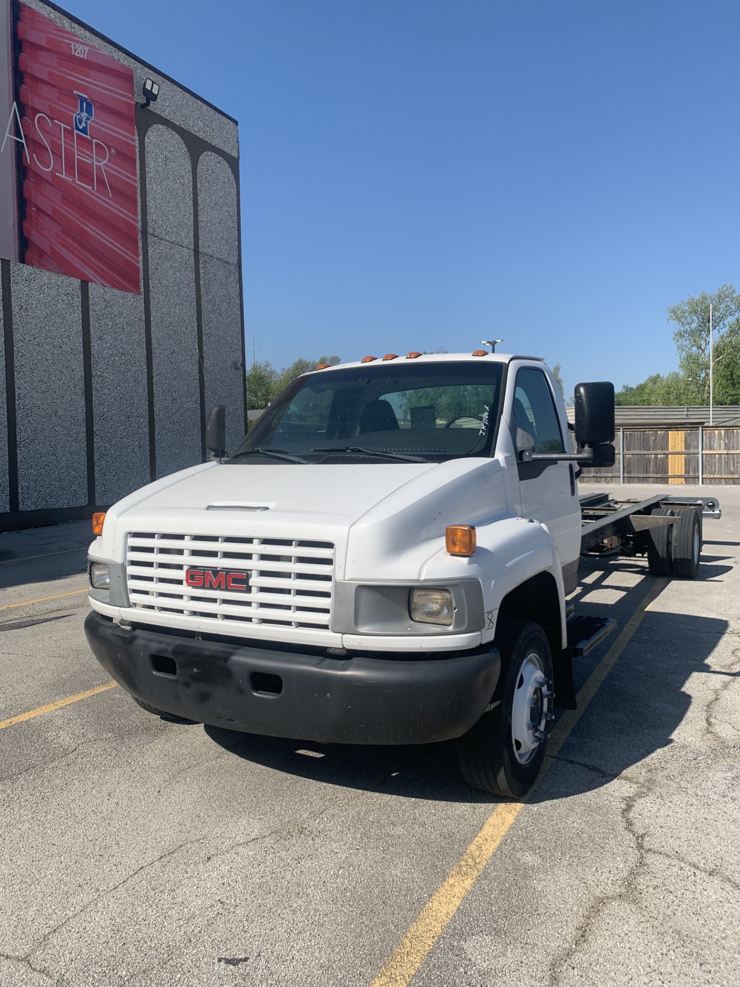 Used 2007 26 ' Cab and Chassis for sale