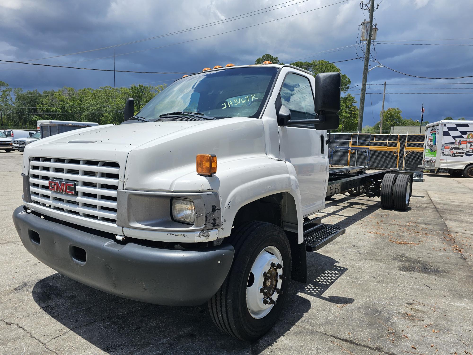 Used 2005 26 ' Cab and Chassis for sale