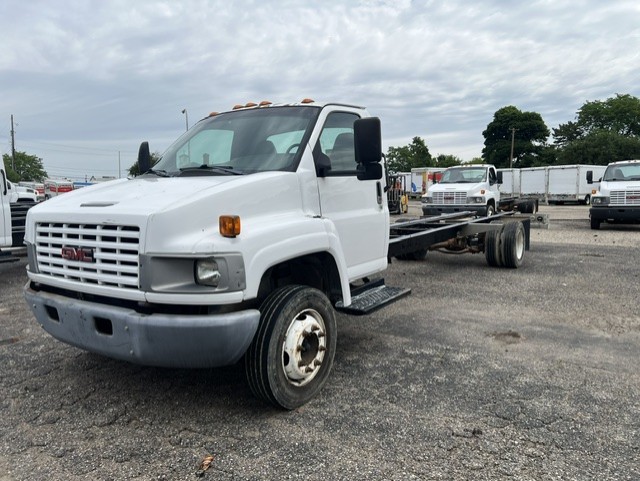 Used 2006 26 ' Cab and Chassis for sale