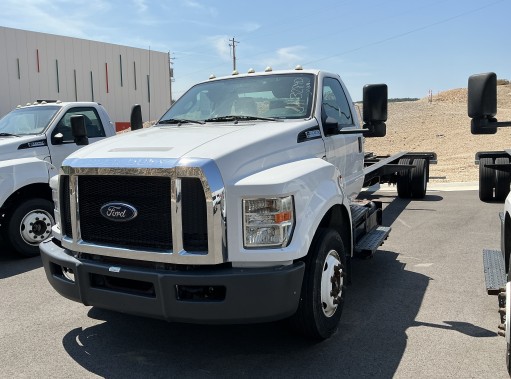 Used 2016 26 ' Cab and Chassis for sale