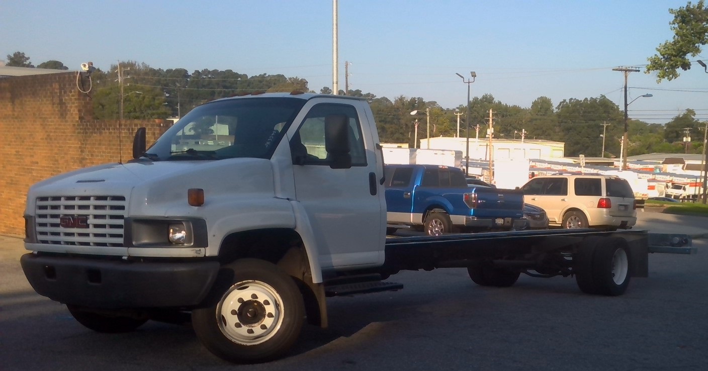 Used 2008 26 ' Cab and Chassis for sale