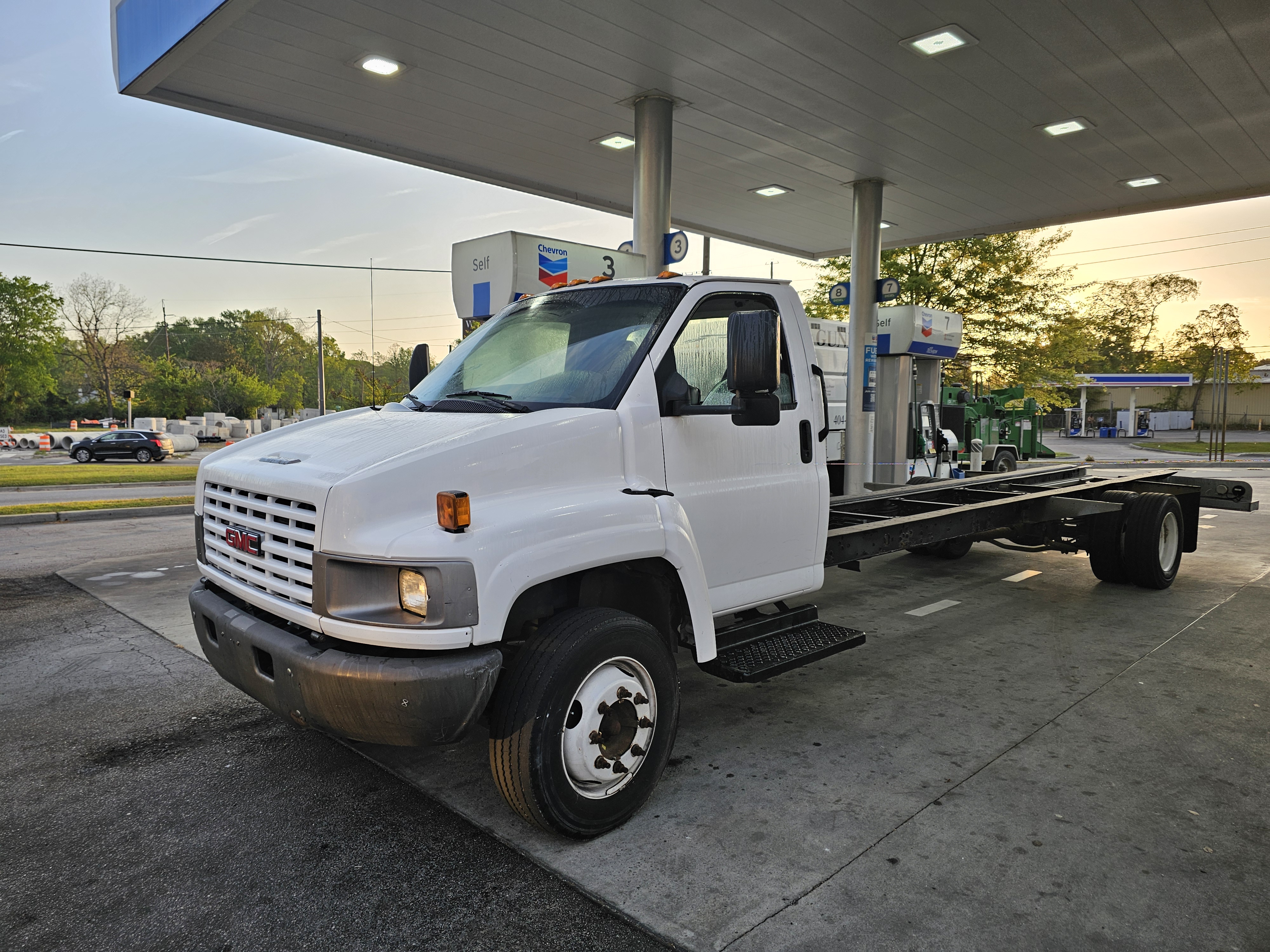 Used 2006 26 ' Cab and Chassis for sale