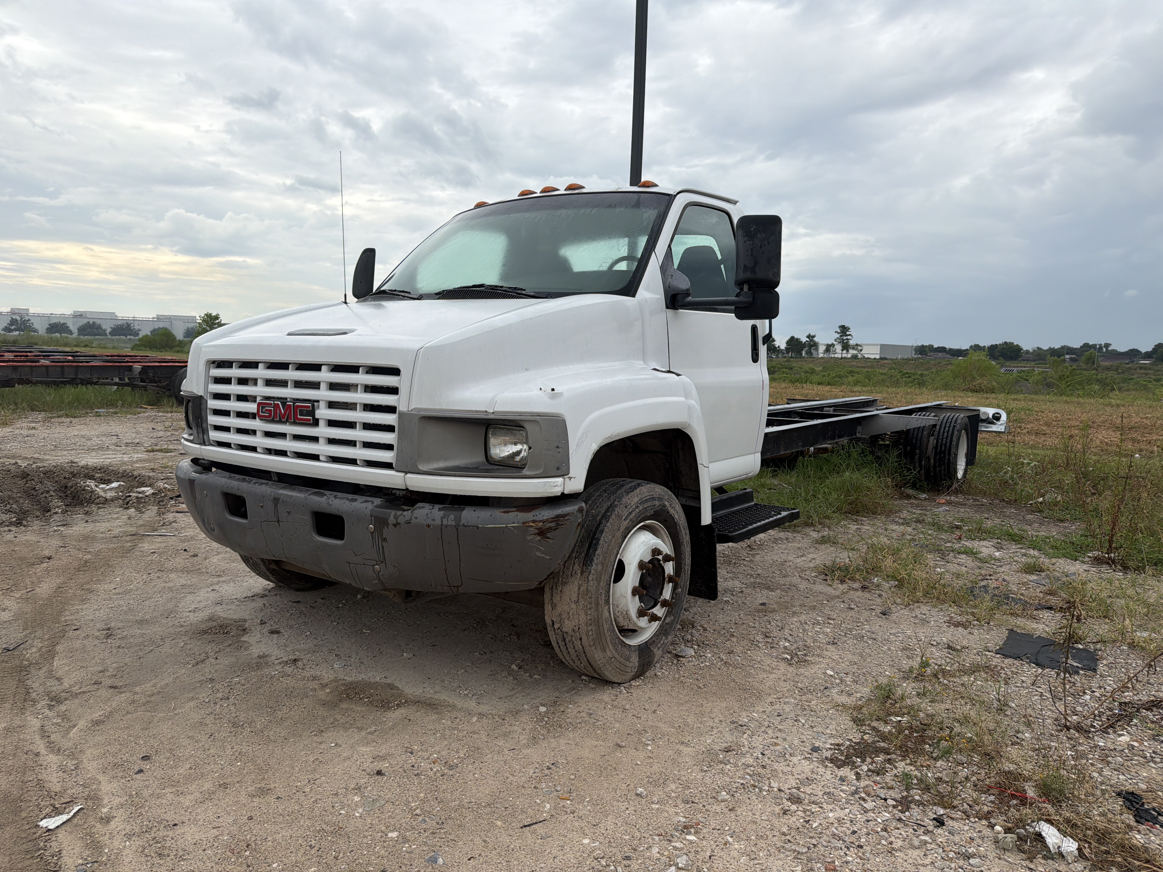 Used 2008 26 ' Cab and Chassis for sale