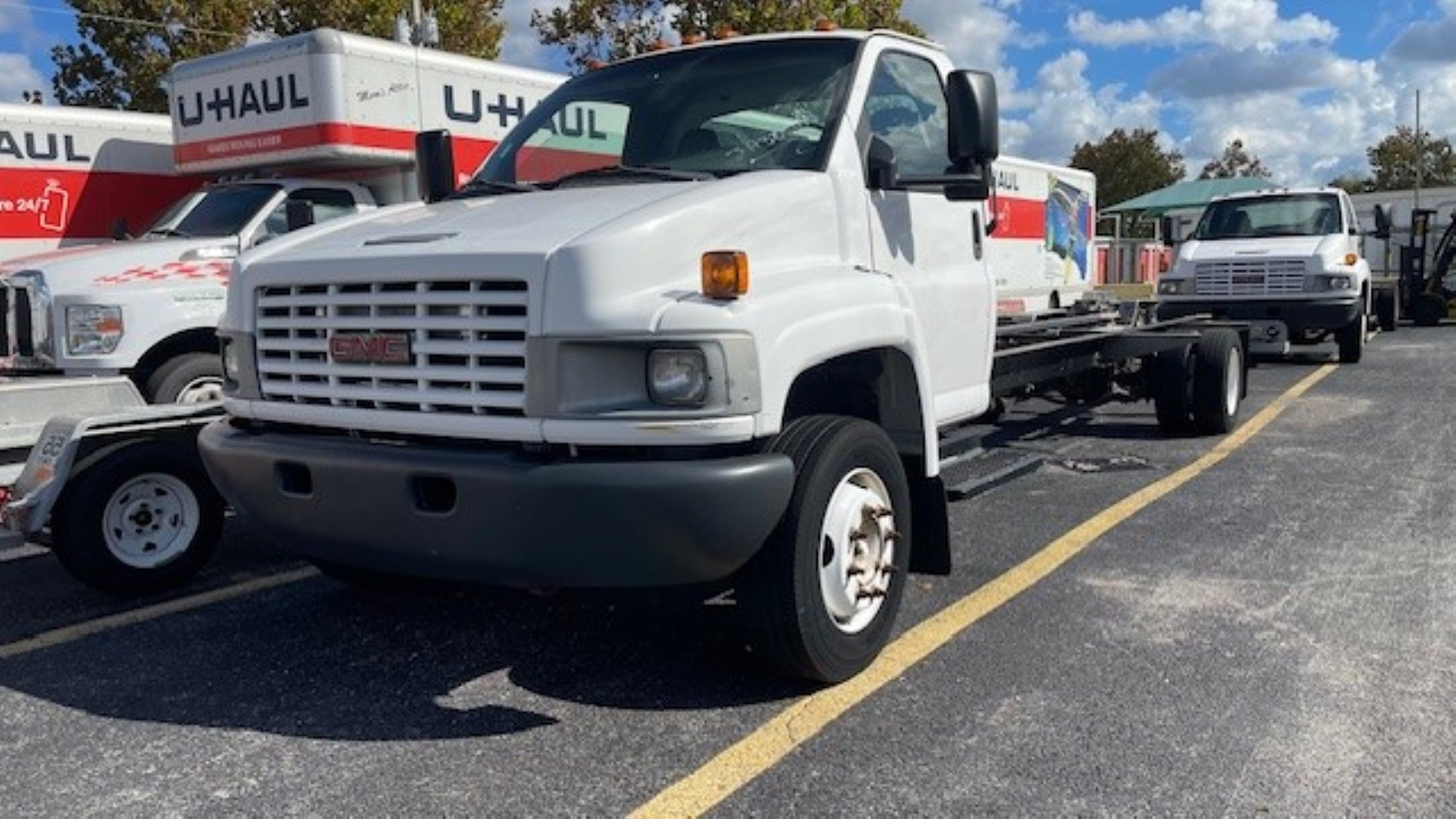 Used 2005 26 ' Cab and Chassis for sale