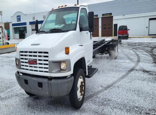 Used 2006 26 ' Cab and Chassis for sale